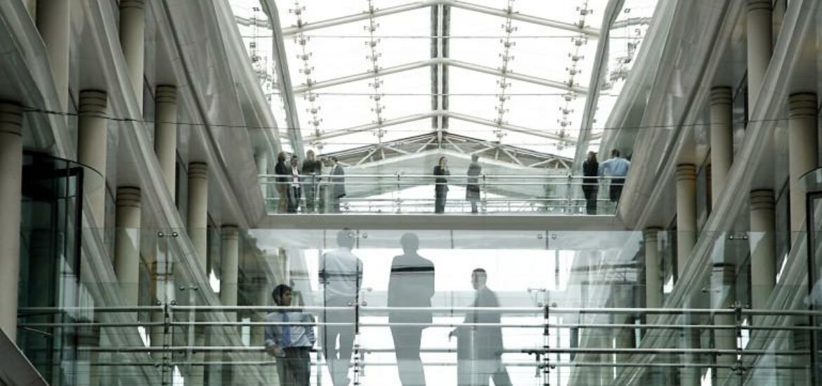 « Les Bureaux du Cœur » : quand des entreprises hébergent des SDF la nuit
